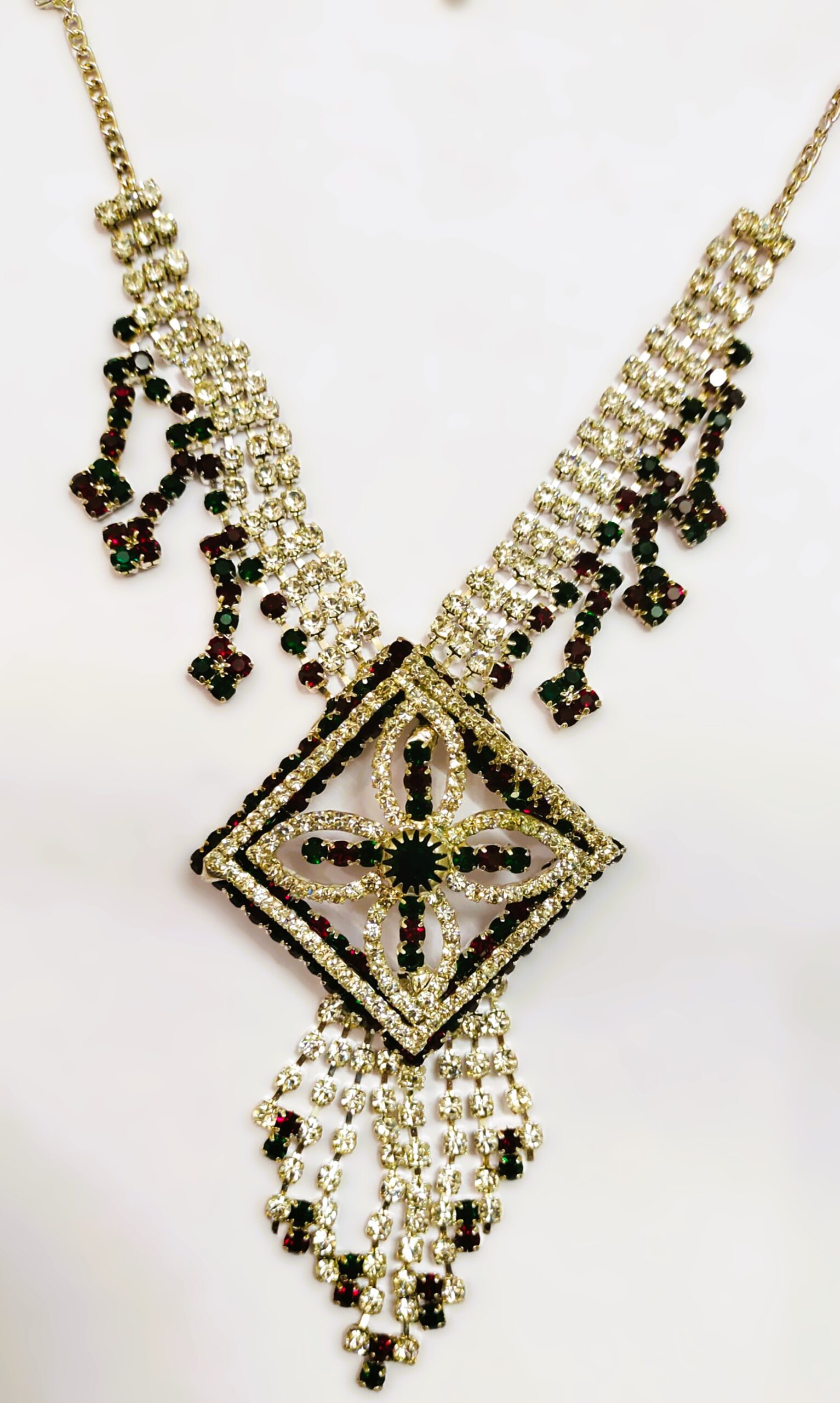 Close-up of the pendant on the Rajasthani Gold-Plated Necklace Set